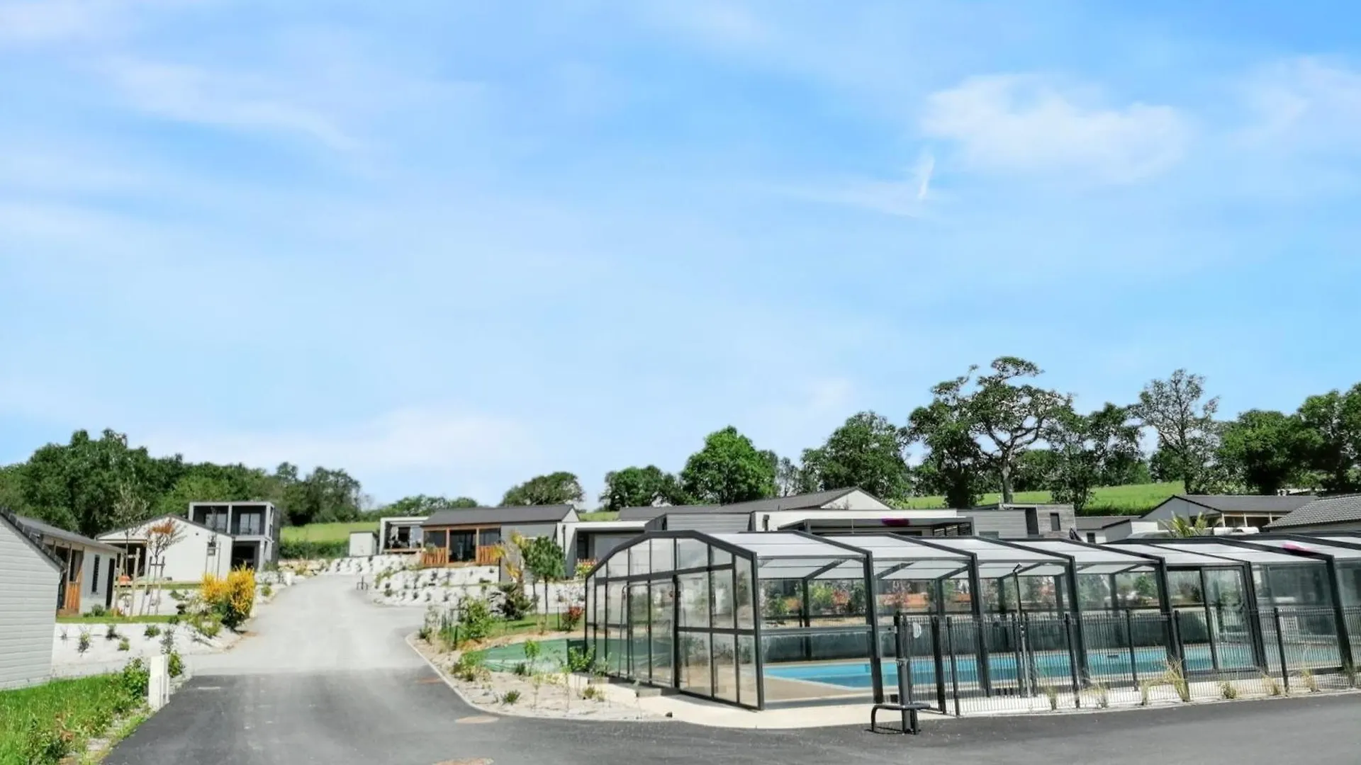 Chalet Enchanteur A Arzal Avec Vue Sur Lac Et Piscine Partagee