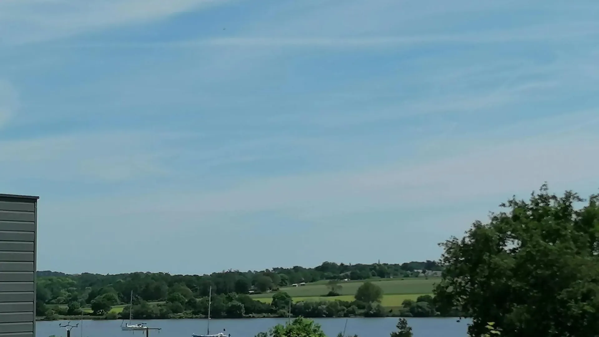 Chalet Enchanteur A Arzal Avec Vue Sur Lac Et Piscine Partagee France